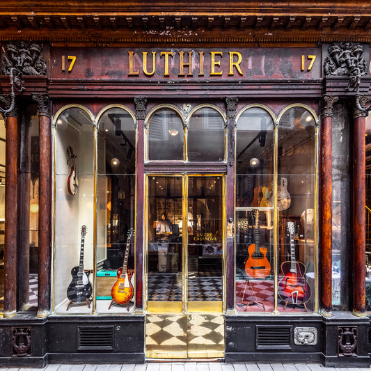 Luthier